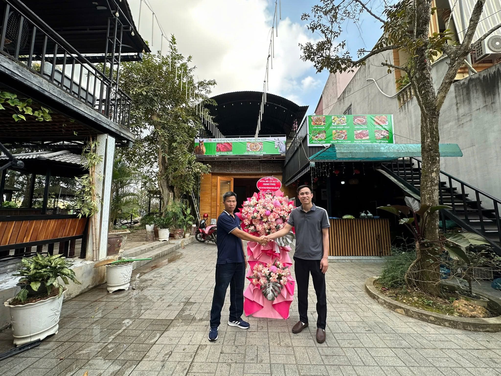Khai trương cơ sở nhượng quyền QT FOOD